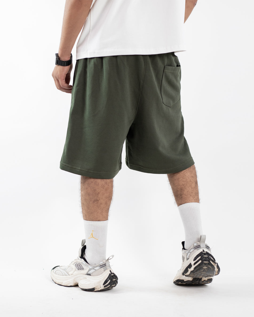 Essential Relaxed Shorts - Olive