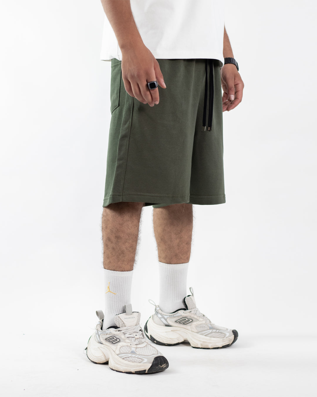 Essential Relaxed Shorts - Olive